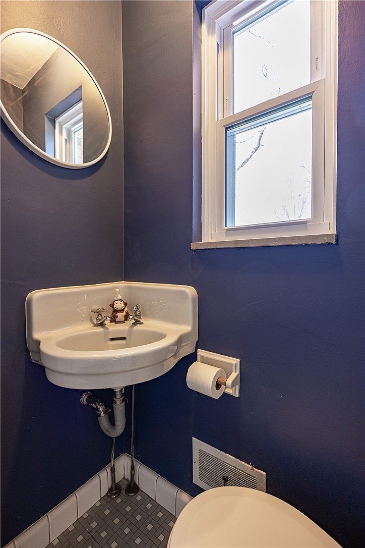 222 Glenview Dr New Kensington, PA 15068 - Thumbnail 4