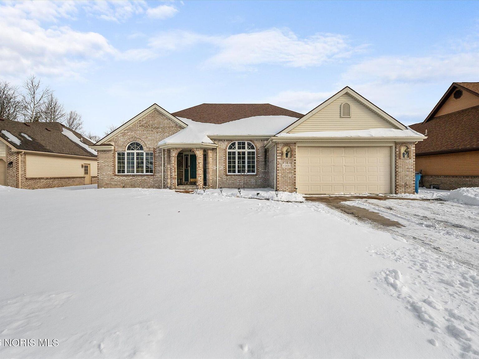 1301 Oaktree Ct Oregon, OH 43616 - Thumbnail 4