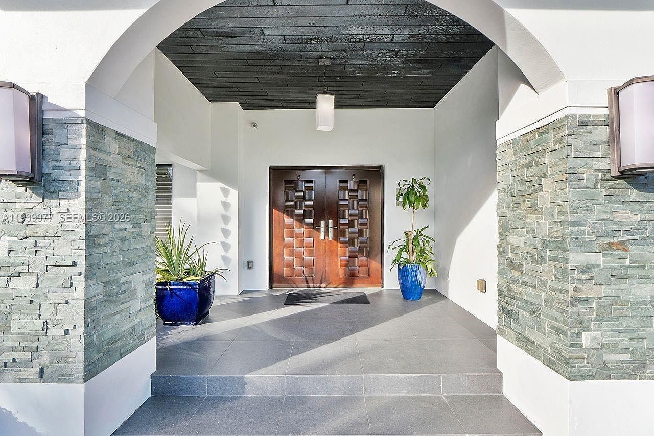 8363 SW 98th St Miami, FL 33156 - Thumbnail 4