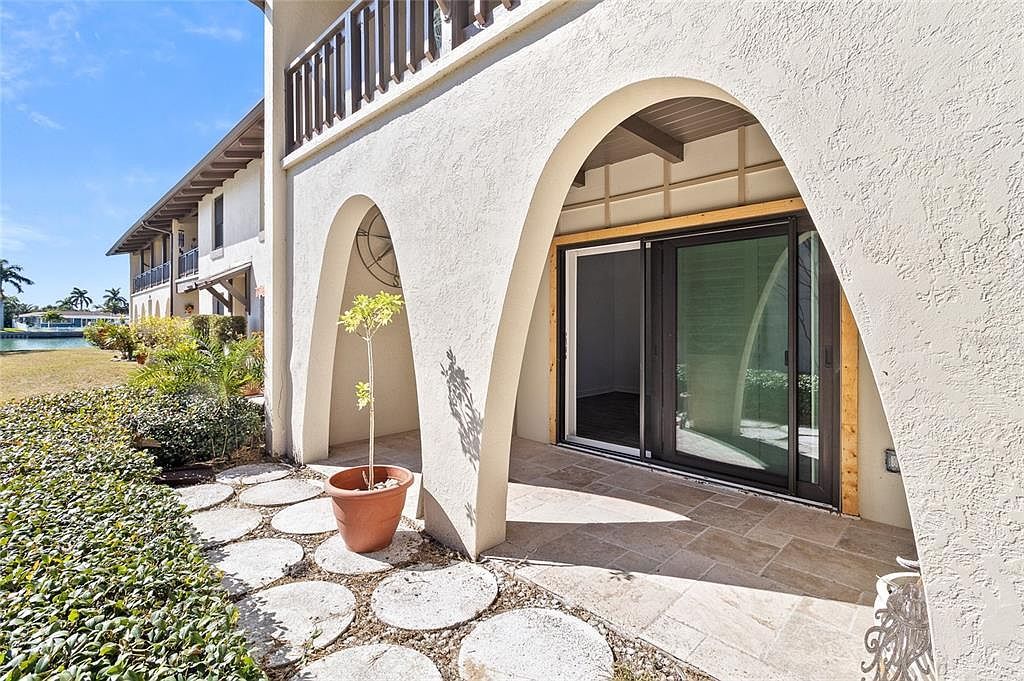 505 Plaza Seville Ct APT 9 Treasure Island, FL 33706 - Thumbnail 4