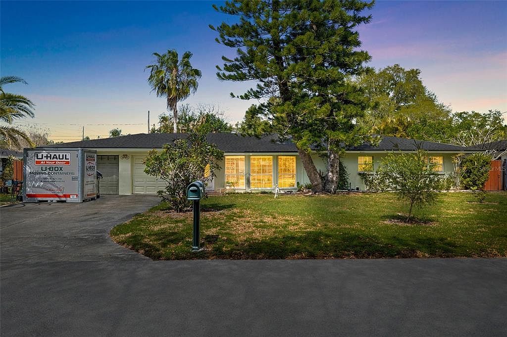 1806 Beverly Cir N Clearwater, FL 33764 - Thumbnail 4