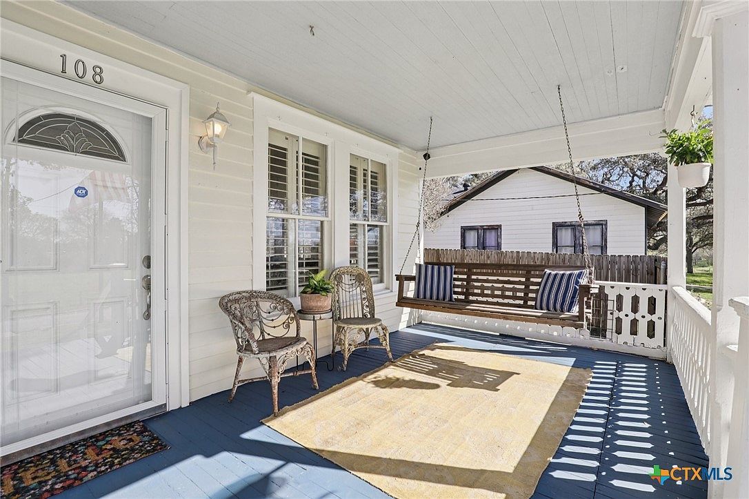 108 Kroschel St Hallettsville, TX 77964 - Thumbnail 4