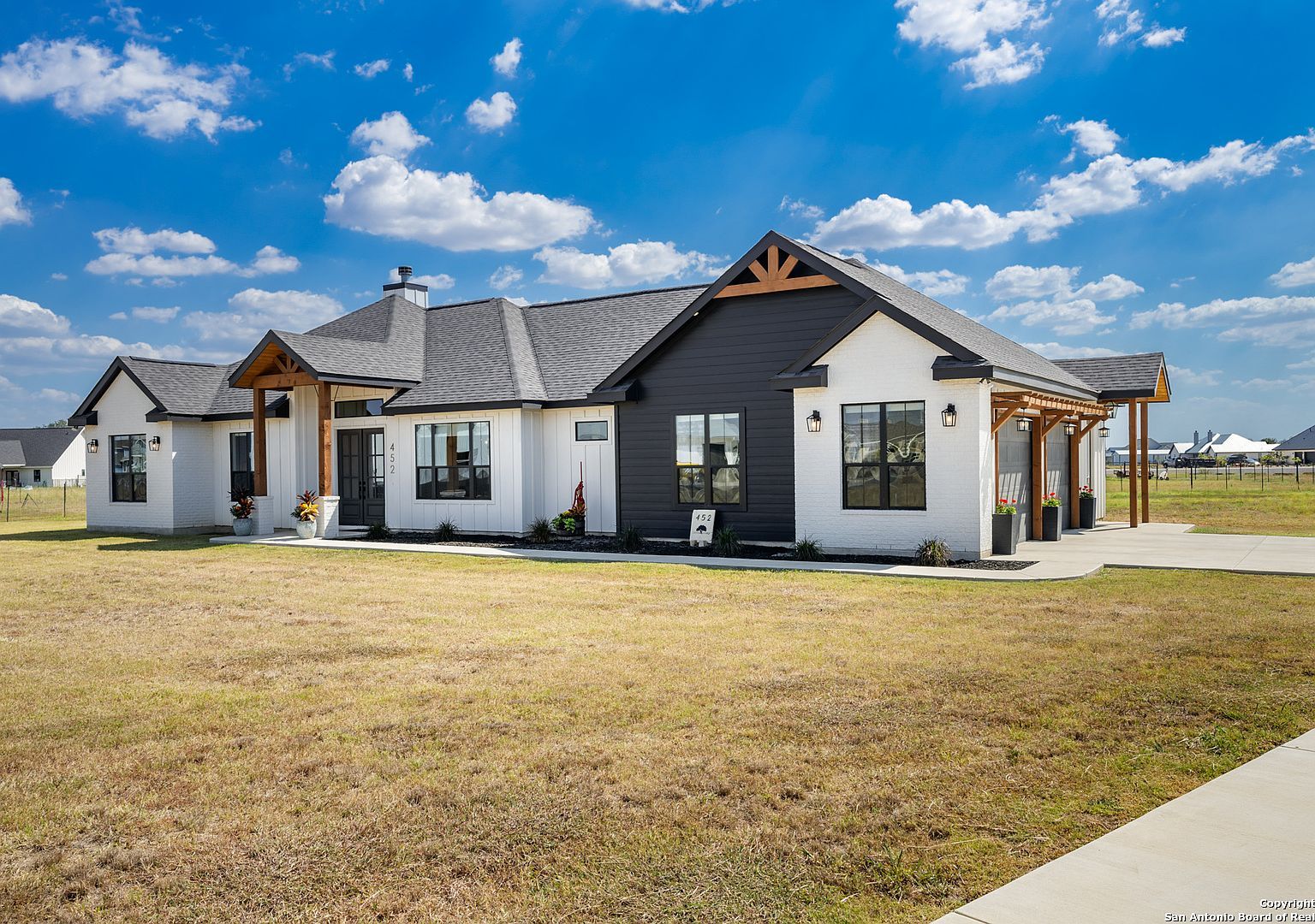 452 Farmstead Dr Seguin, TX 78155 - Thumbnail 4