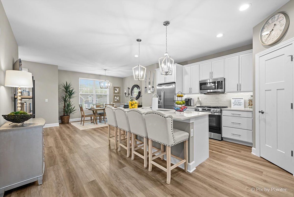 124 E Main St Cary, IL 60013 - Thumbnail 4