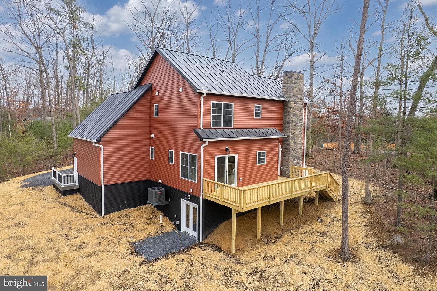 220 Lakeland Cir Middletown, VA 22645 - Thumbnail 4