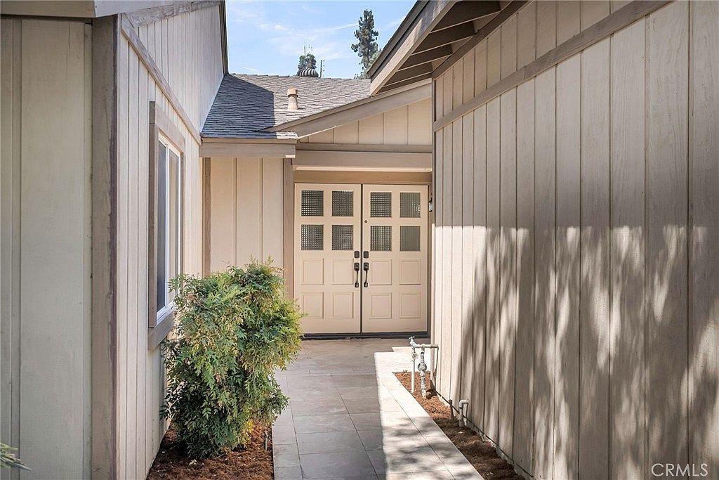 510 Via Zapata Riverside, CA 92507 - Thumbnail 4