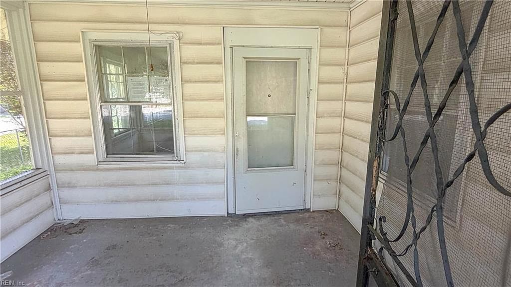 203 Hollywood Ave Hampton, VA 23661 - Thumbnail 4