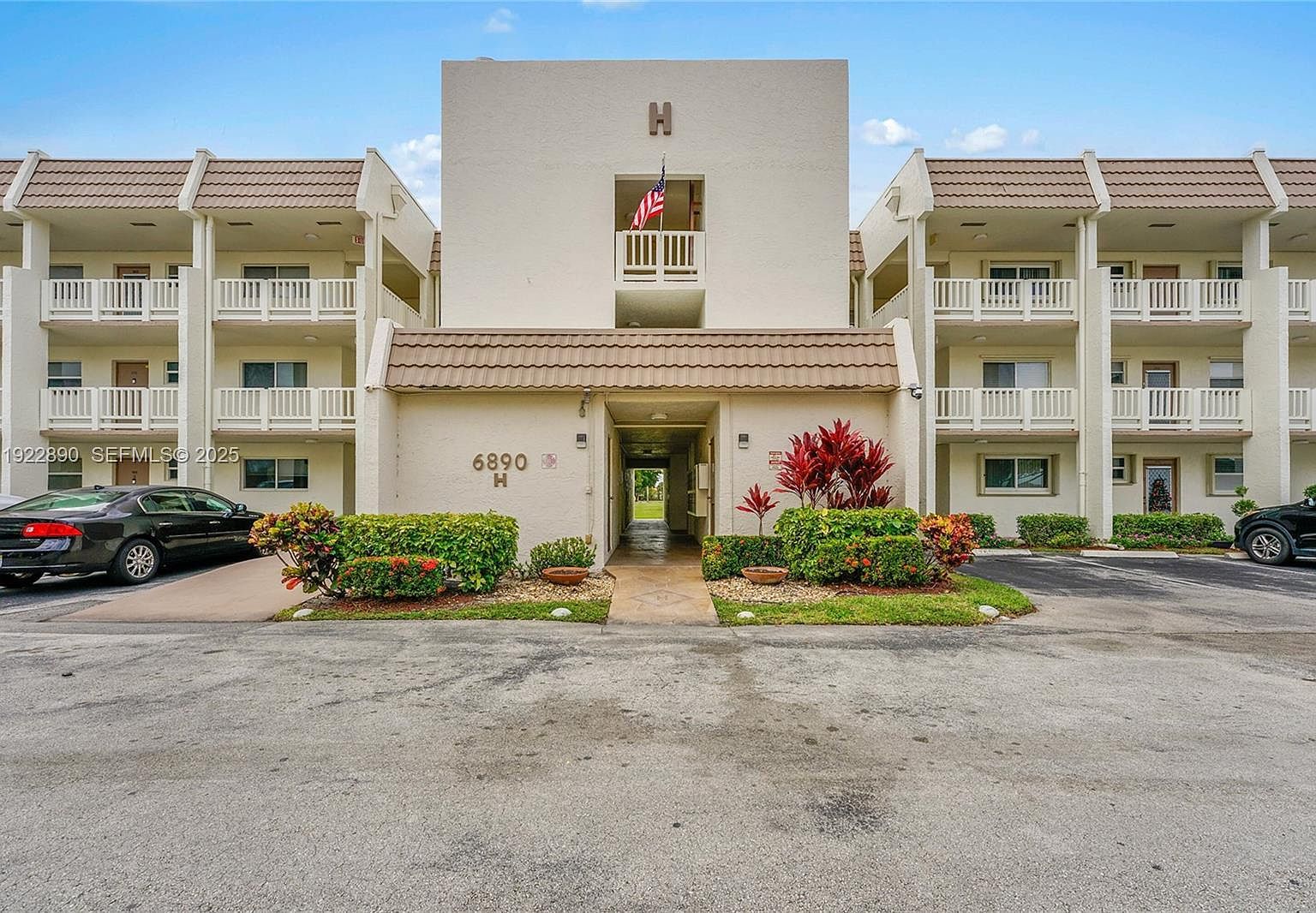 6890 Royal Palm Blvd APT 109H Margate, FL 33063 - Thumbnail 4