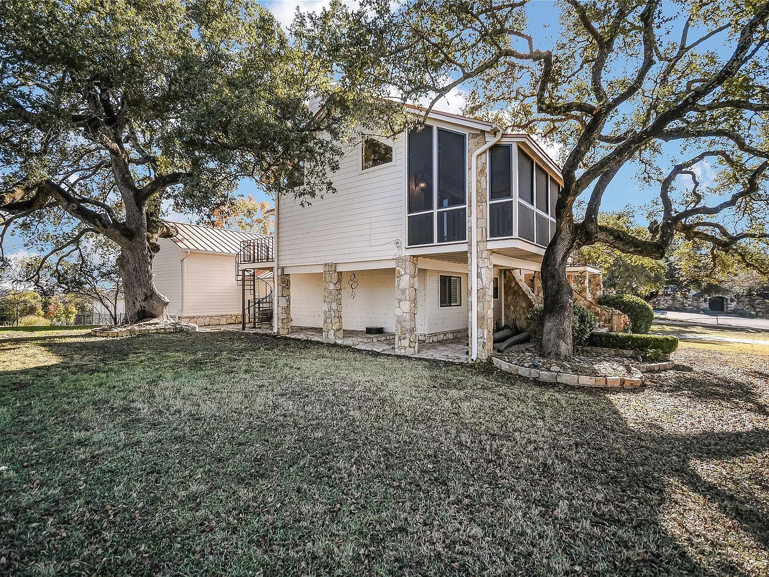 333 Quail Run Ct Spicewood, TX 78669 - Thumbnail 4