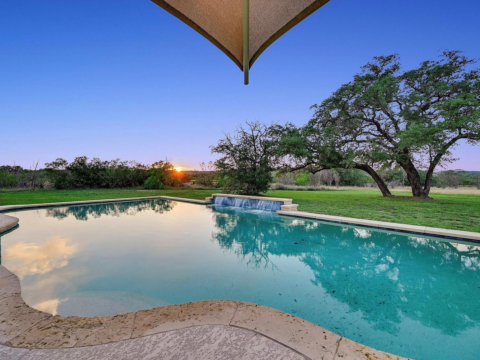 312 Paleface Point Dr Spicewood, TX 78669 - Thumbnail 4