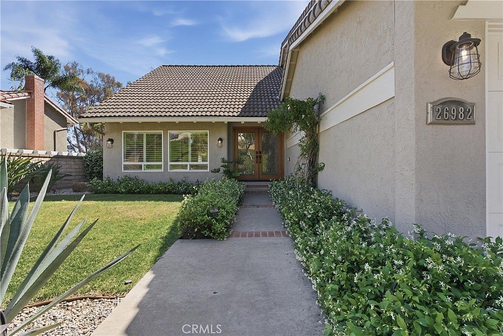 26982 Safiro Mission Viejo, CA 92691 - Thumbnail 4