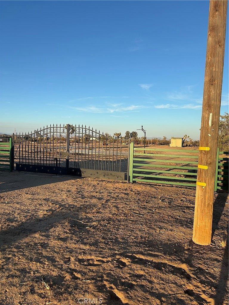 3377 Valley Vista Ave Yucca Valley, CA 92284 - Thumbnail 4