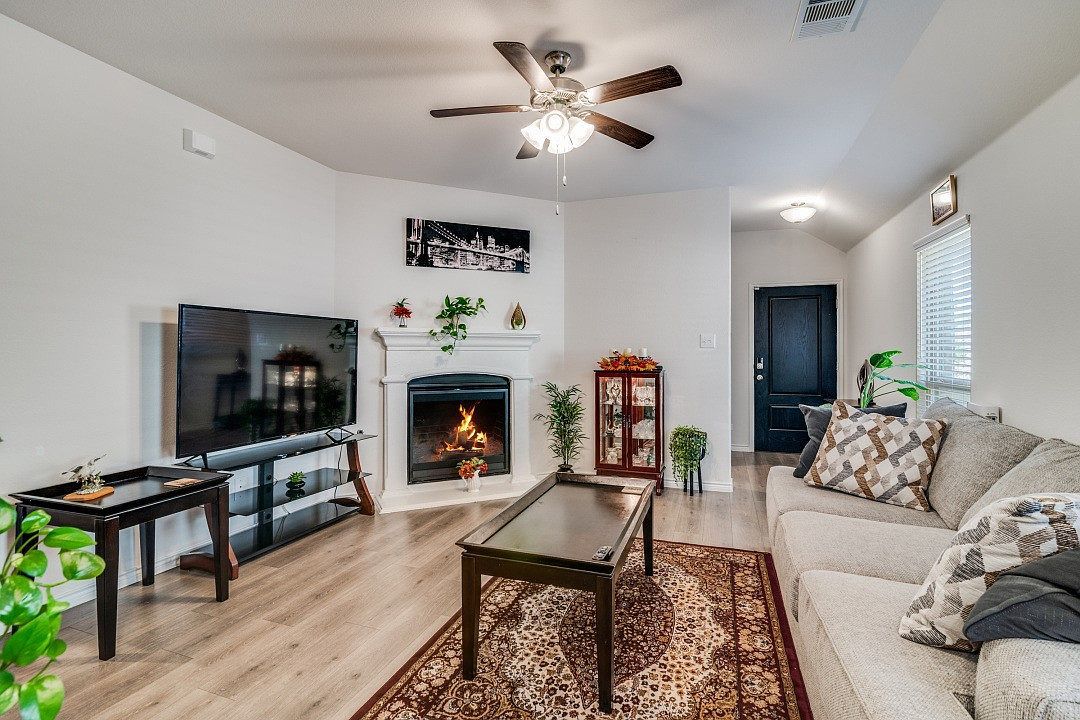 2138 Hobby Dr Forney, TX 75126 - Thumbnail 4