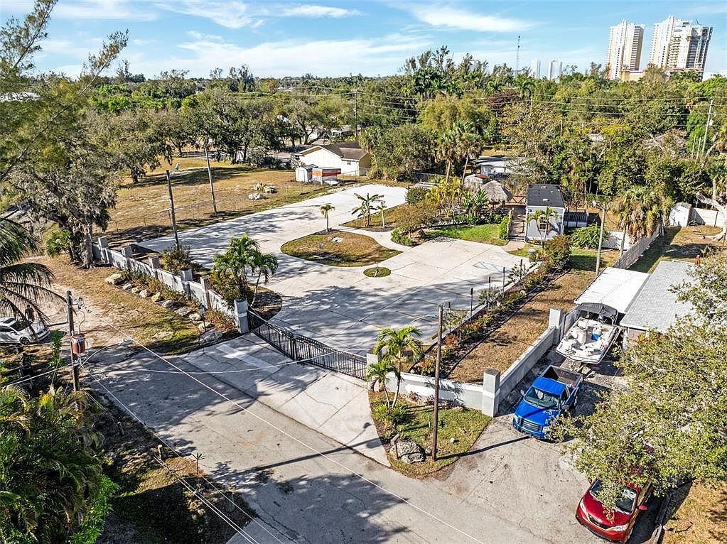 1280 & 1290 Williams St Lot 19-22 Fort Myers, FL 33916 - Thumbnail 4