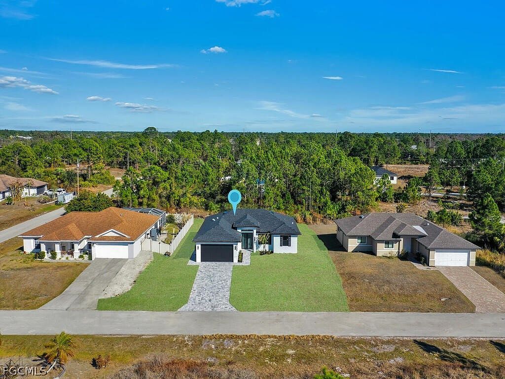 1033 Bassinger Ave S Lehigh Acres, FL 33974 - Thumbnail 4