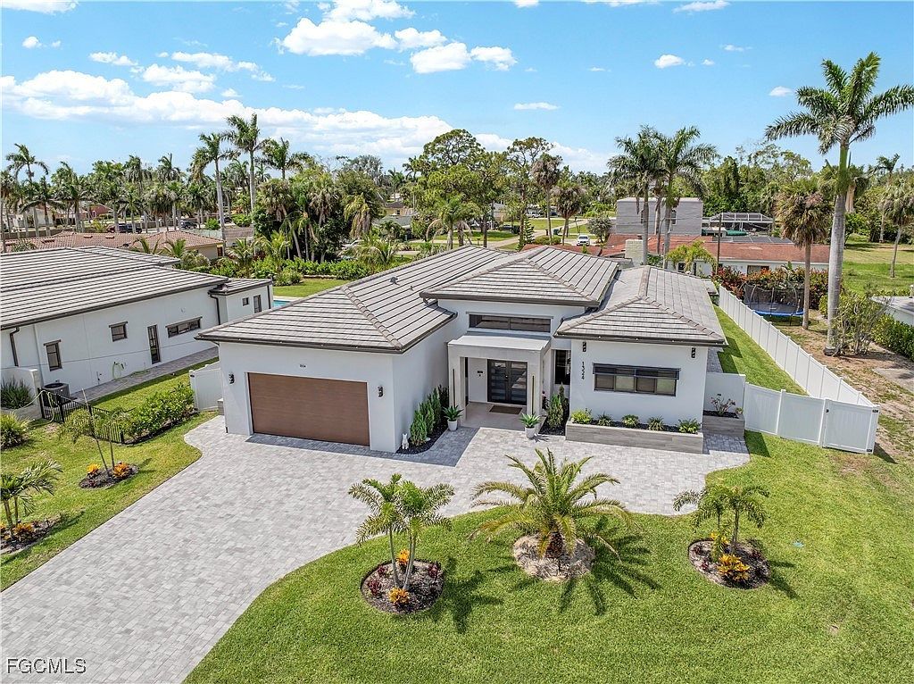 1324 Longwood Dr Fort Myers, FL 33919 - Thumbnail 4