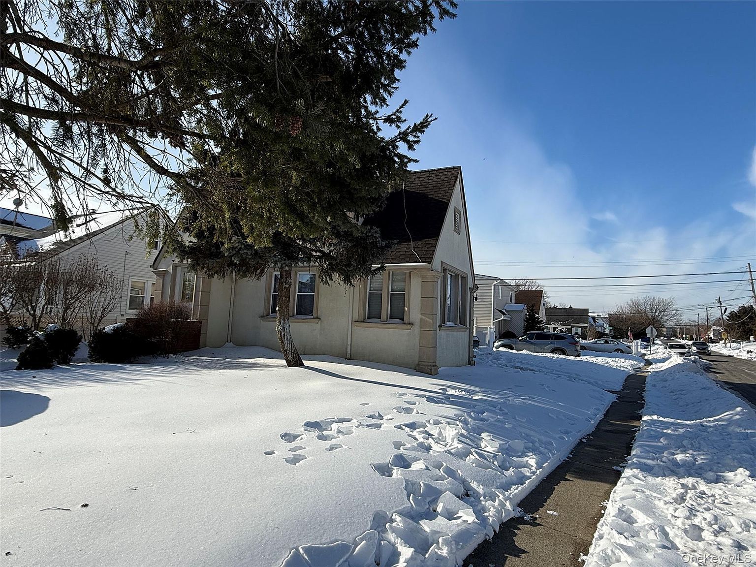 56 Beach Dr Merrick, NY 11566 - Thumbnail 4