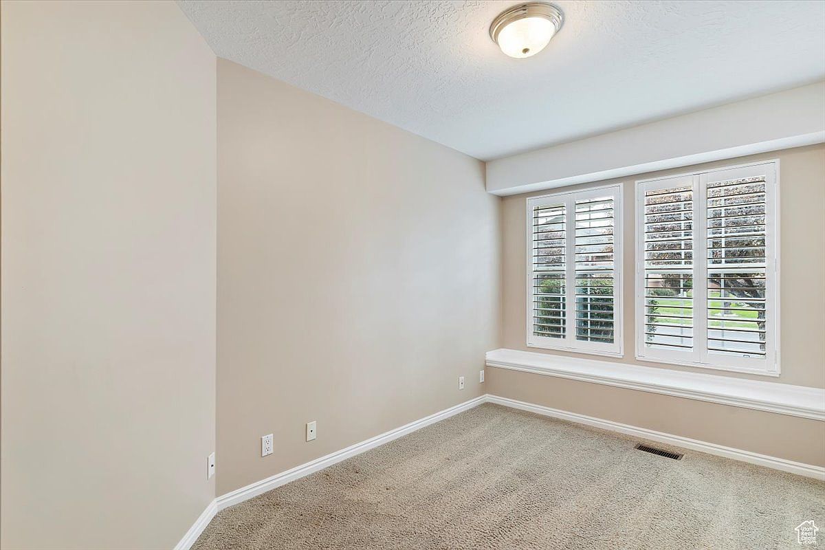 5522 S 600 E Washington Terrace, UT 84405 - Thumbnail 4