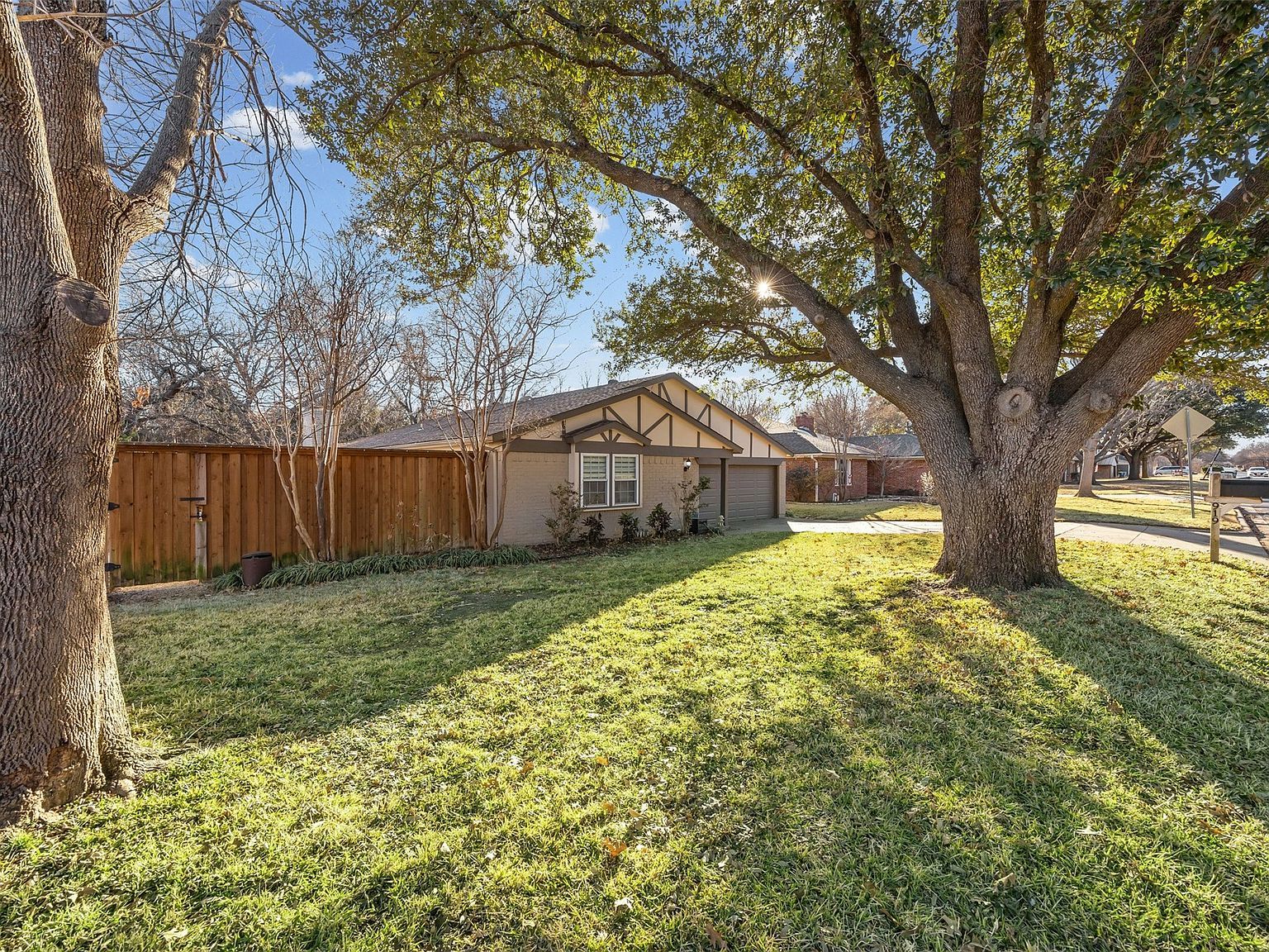 919 Mockingbird Dr Grapevine, TX 76051 - Thumbnail 4