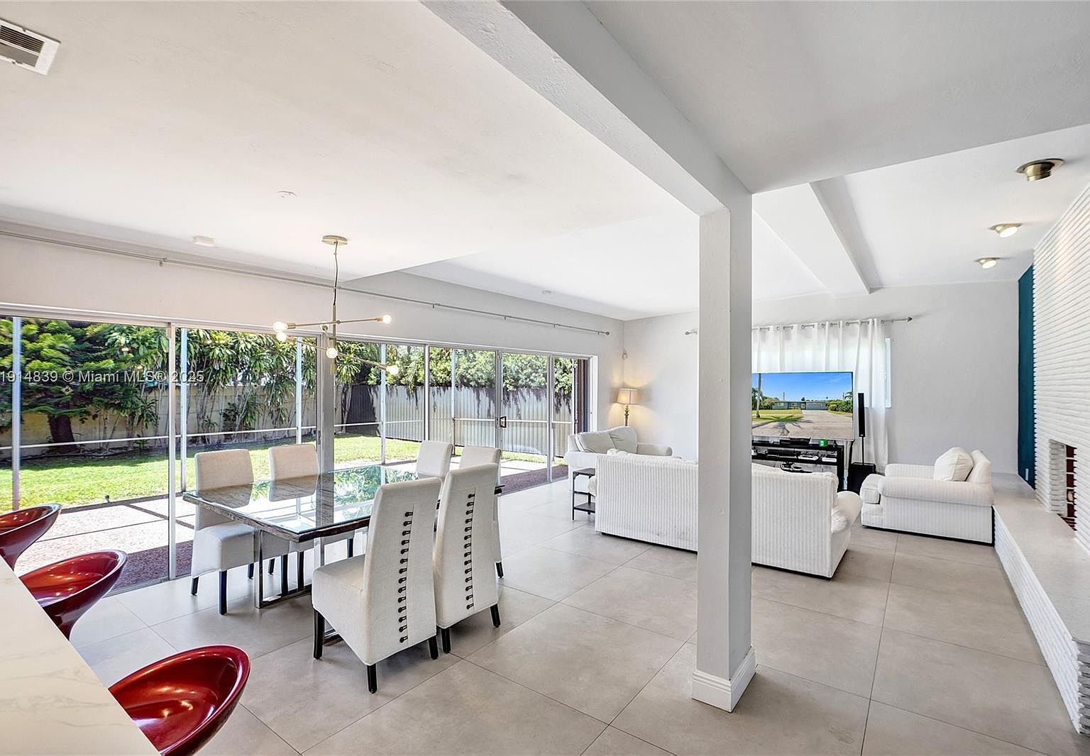 1940 NE 185th Ter North Miami Beach, FL 33179 - Thumbnail 4