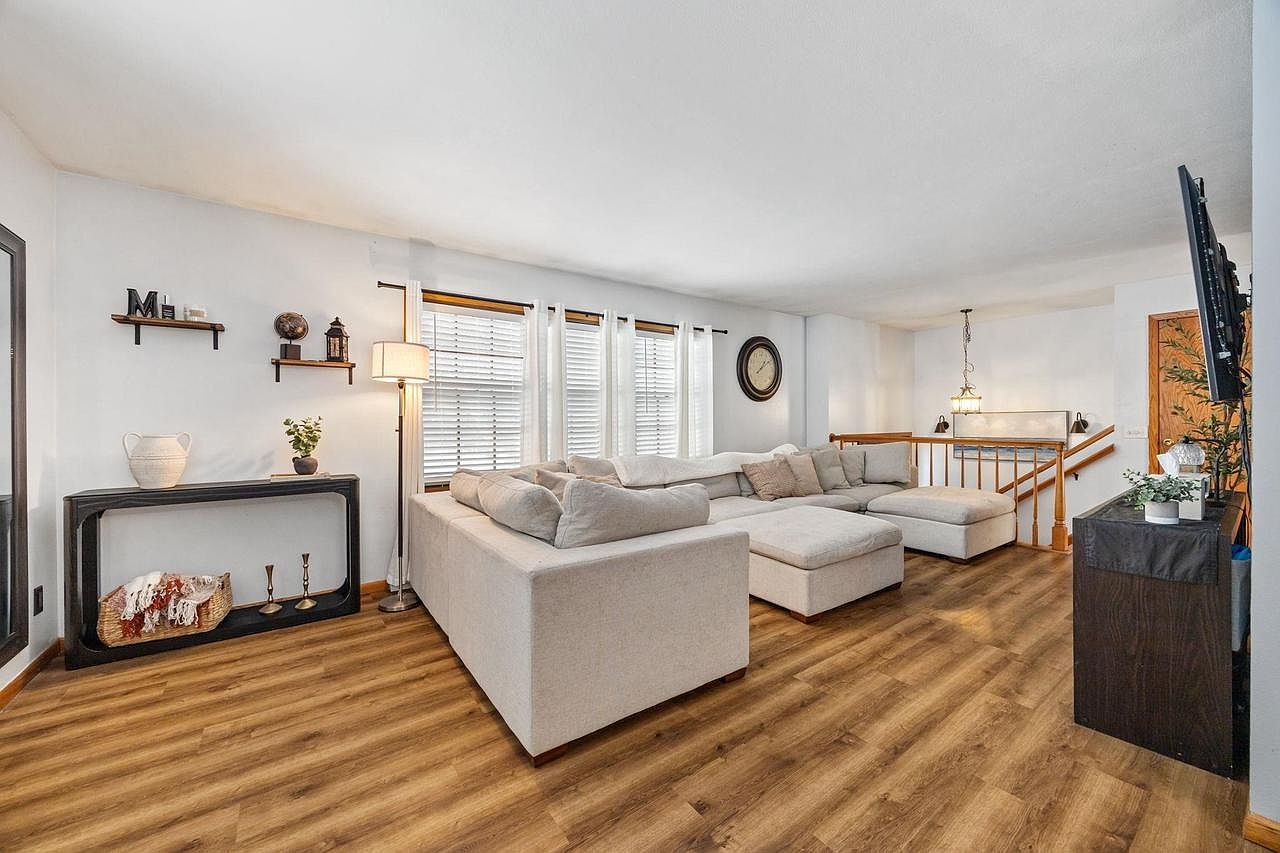 375 Greendale Dr Janesville, WI 53546 - Thumbnail 4