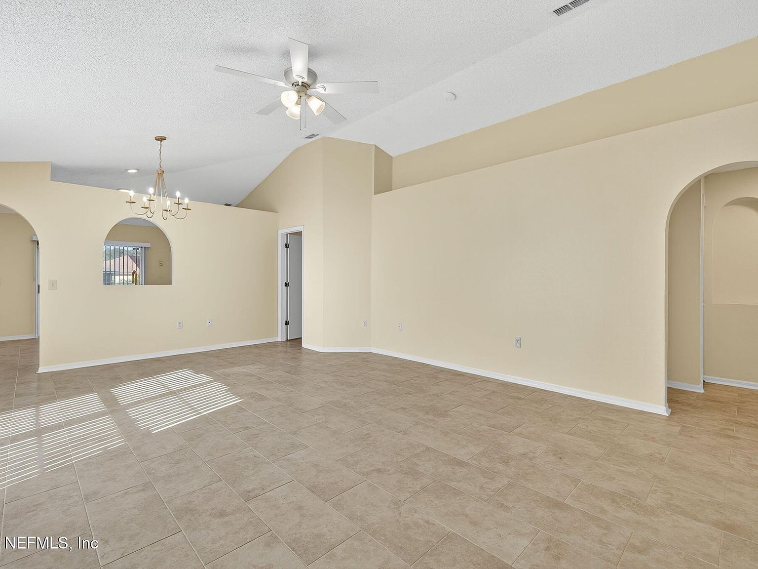 1528 Slash Pine Ct Orange Park, FL 32073 - Thumbnail 4