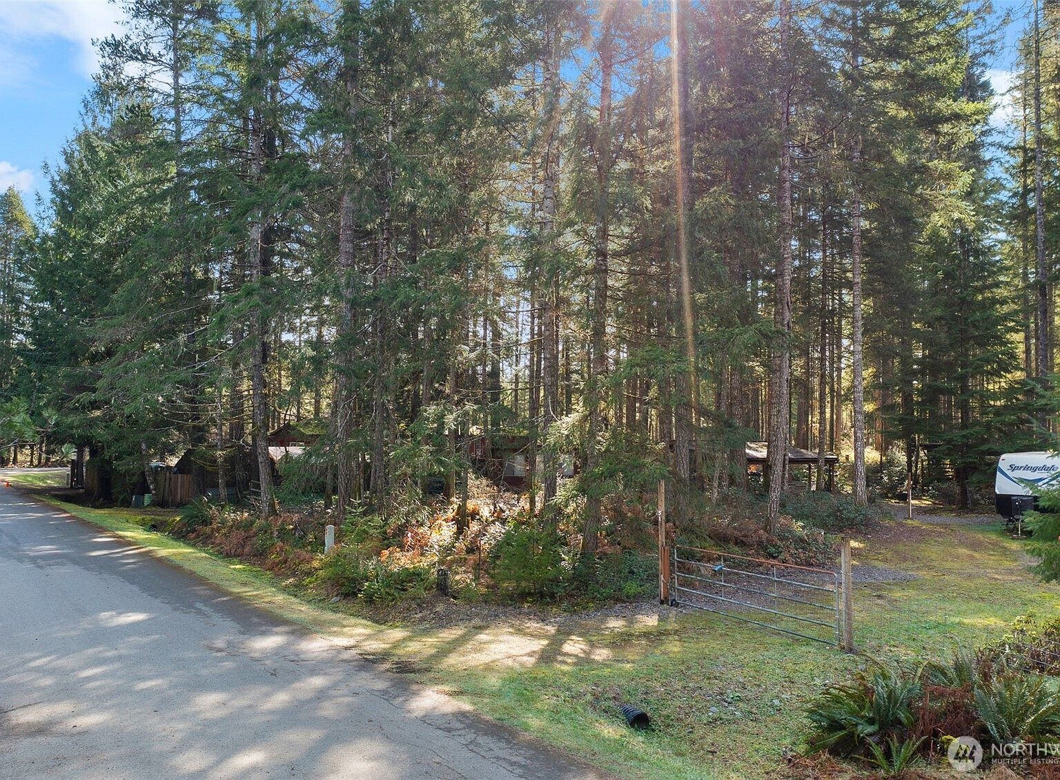 31 N Brook Ln Hoodsport, WA 98548 - Thumbnail 4