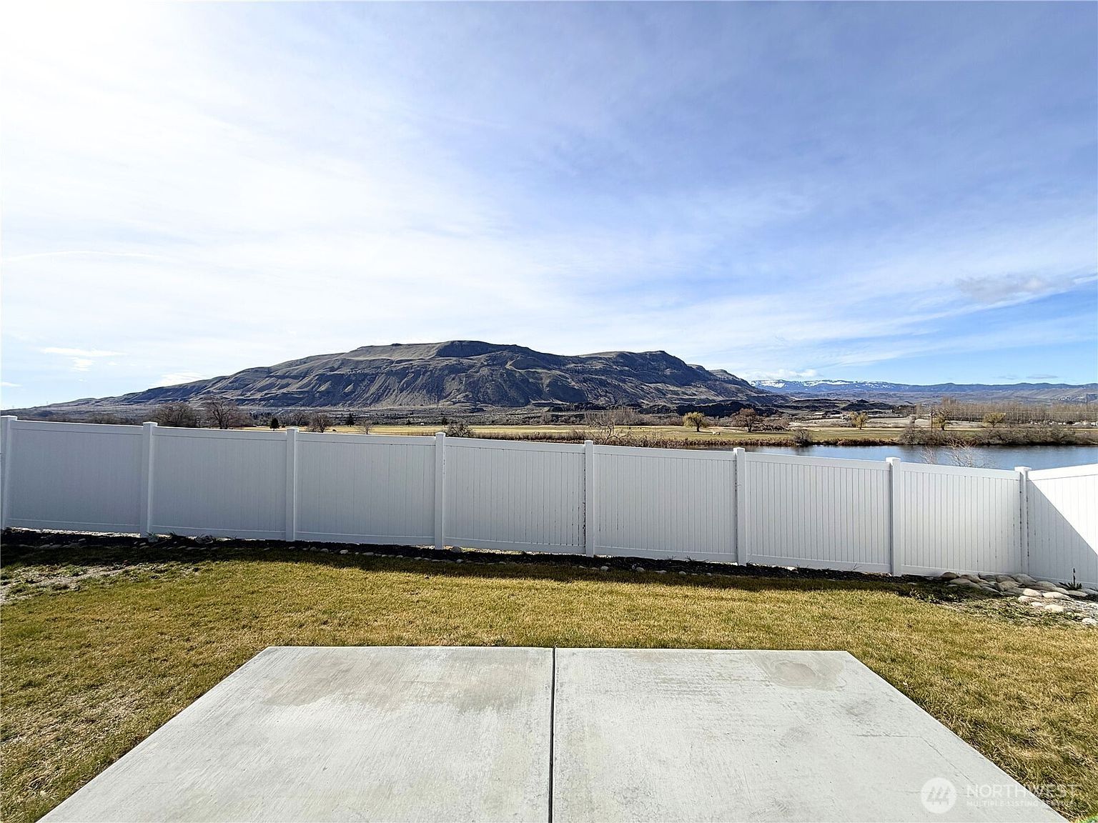 436 Hammond Ln Rock Island, WA 98850 - Thumbnail 4