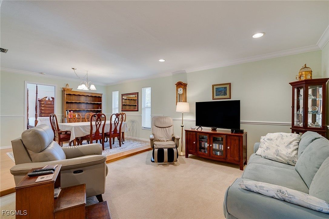 5860 Untermeyer Ct North Fort Myers, FL 33903 - Thumbnail 4