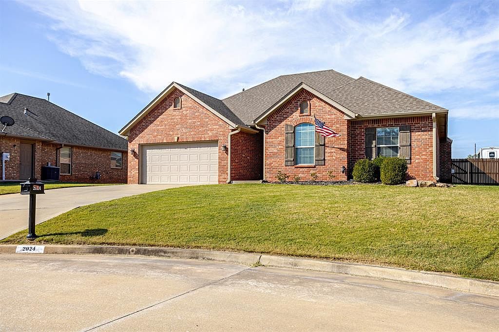 2024 Lantana Cir Shawnee, OK 74804 - Thumbnail 4