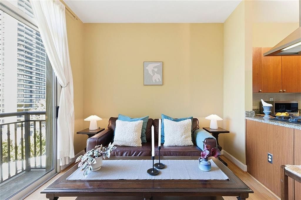 2626 Peachtree Rd NW UNIT 1006 Atlanta, GA 30305 - Thumbnail 4