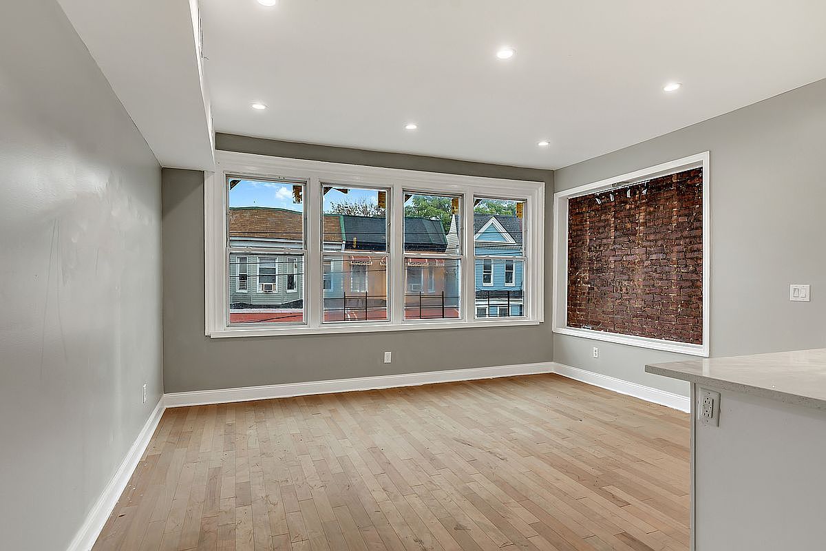 1350 Clay Ave Bronx, NY 10456 - Thumbnail 4