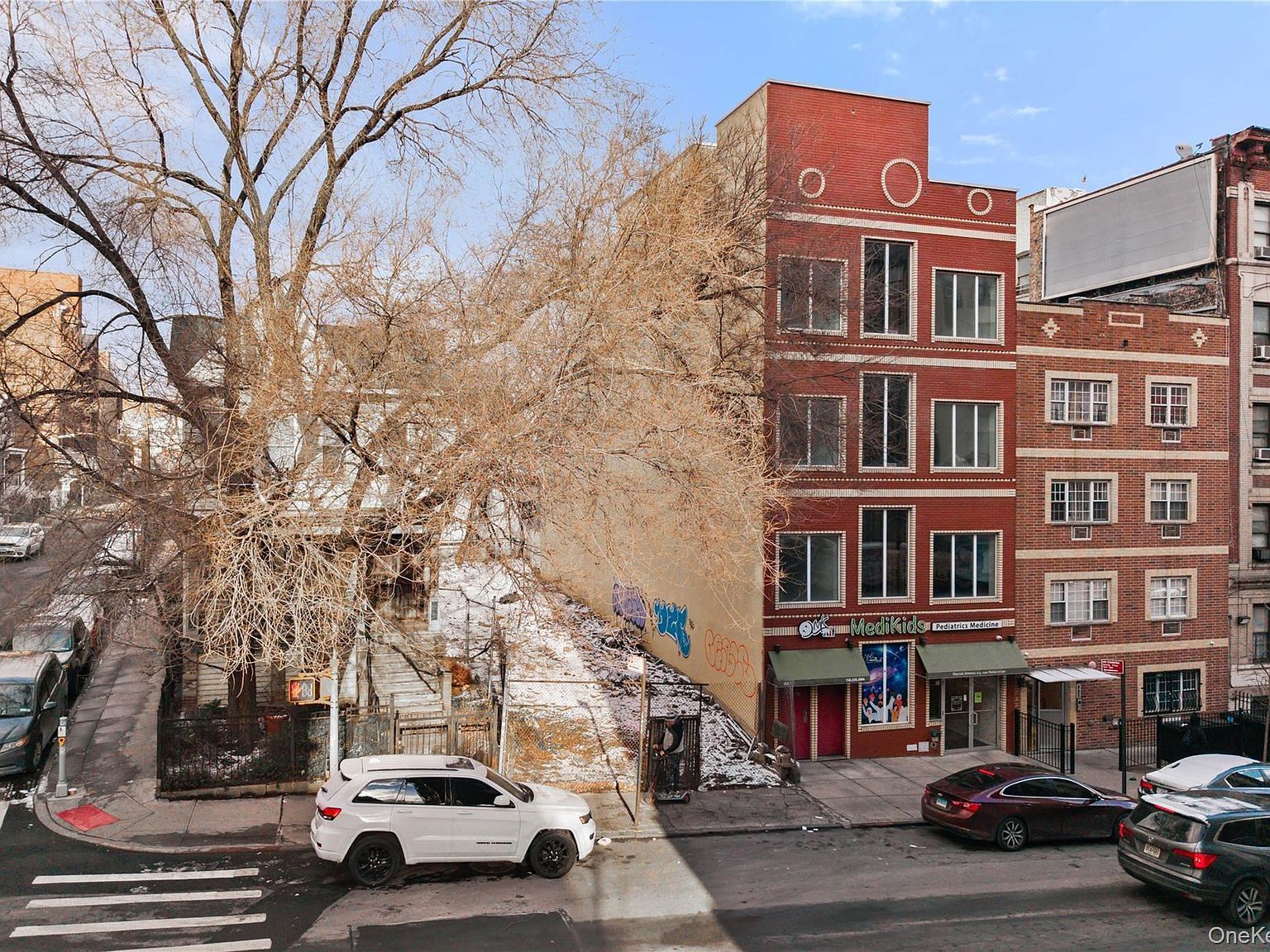 333 E 188th St Bronx, NY 10458 - Thumbnail 4