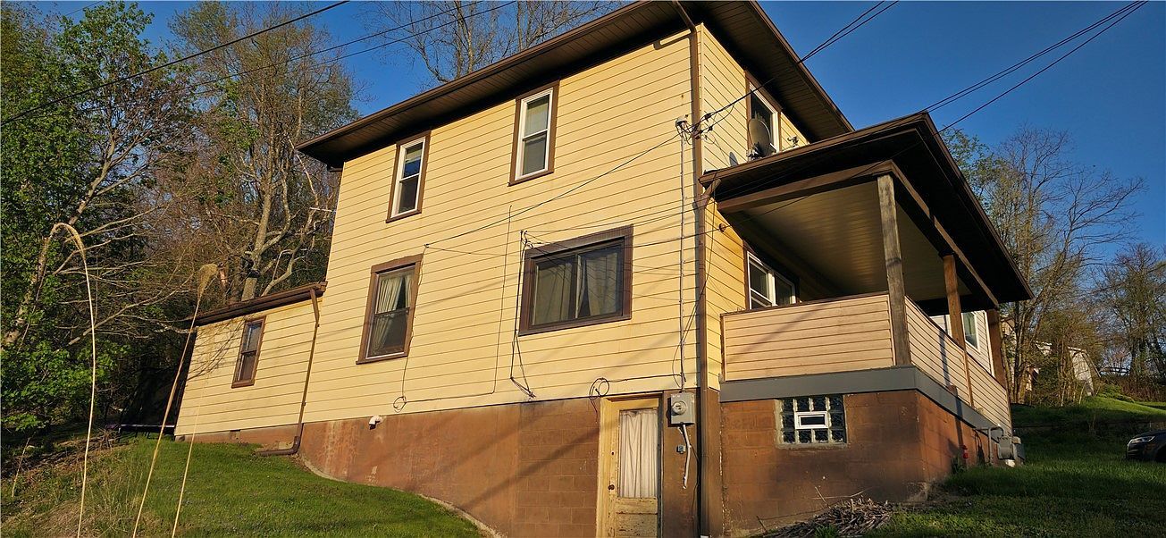 1017 Virginia St Jeannette, PA 15644 - Thumbnail 4