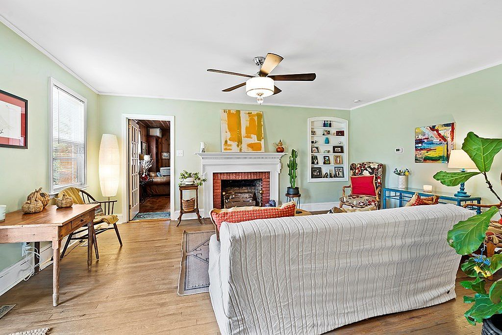 305 Creswell Ave E Greenwood, SC 29646 - Thumbnail 4