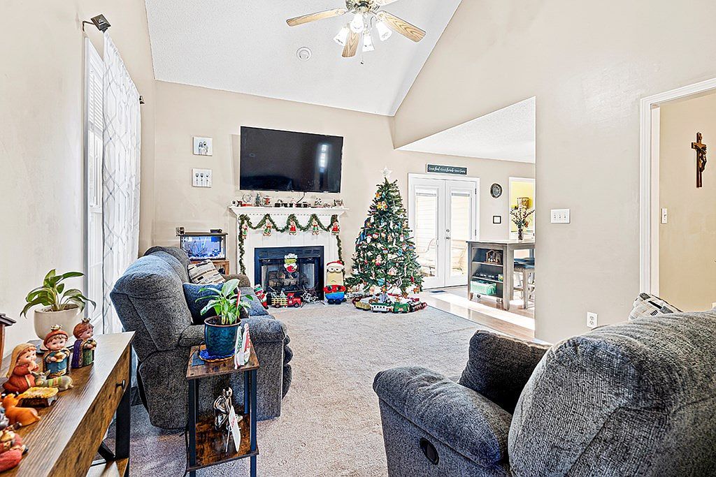 525 Sample Rd Greenwood, SC 29649 - Thumbnail 4