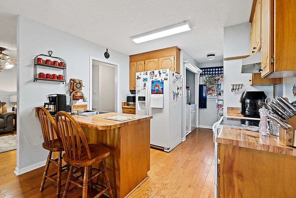 223 Cove Rd Greenwood, SC 29646 - Thumbnail 4