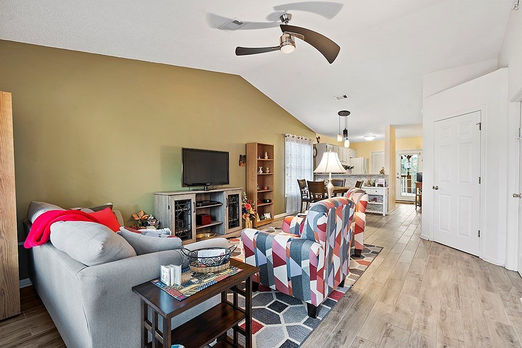 231 Hardwood Loop Greenwood, SC 29646 - Thumbnail 4