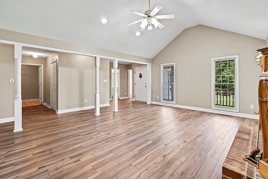 318 Pucketts Pointe Rd Greenwood, SC 29649 - Thumbnail 4
