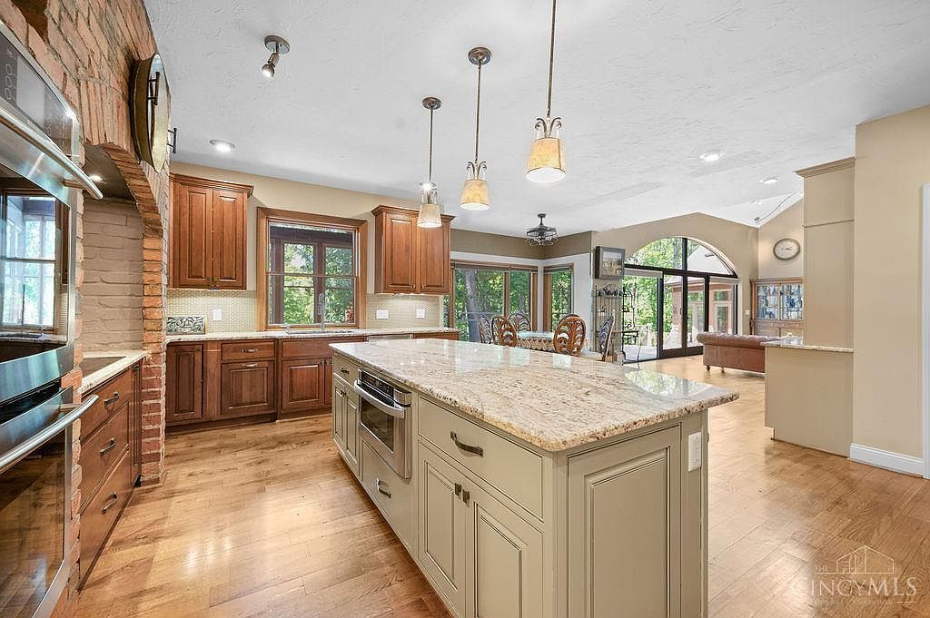 7883 Chestershire Dr West Chester, OH 45241 - Thumbnail 4