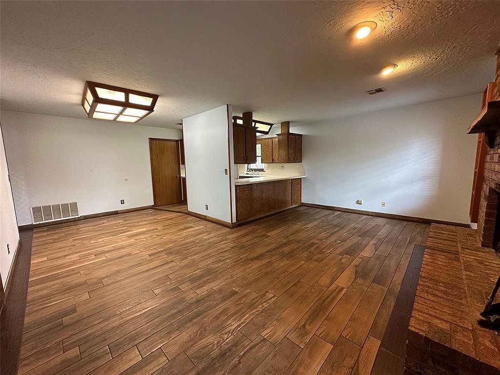 2308 Lynn Ln Weatherford, OK 73096 - Thumbnail 4