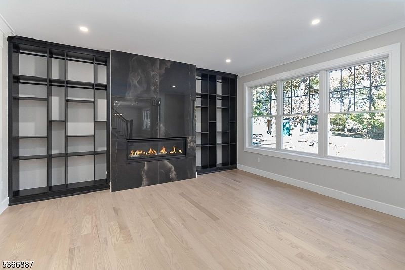 520 Clinton Ave Wyckoff, NJ 07481 - Thumbnail 4