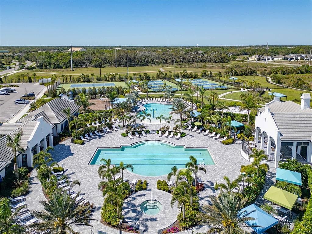 2720 Butterfly Jasmine Trl Sarasota, FL 34240 - Thumbnail 4