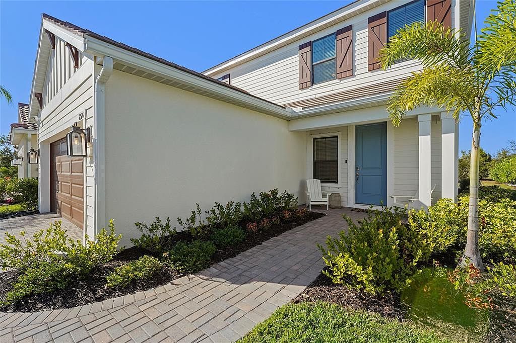 8526 Frangipani Ter Sarasota, FL 34240 - Thumbnail 4