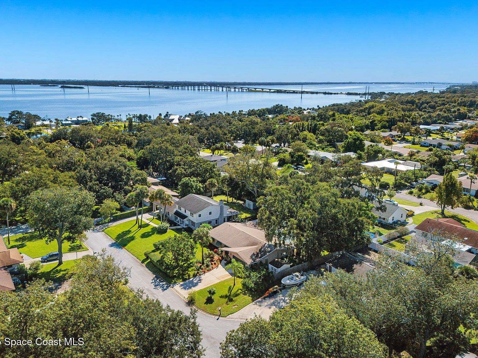 135 N Twin Lakes Rd Cocoa, FL 32926 - Thumbnail 4