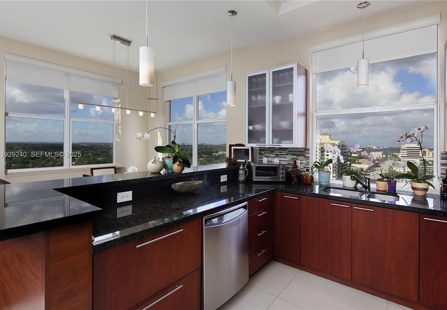 1607 Ponce De Leon Blvd APT 12E Coral Gables, FL 33134 - Thumbnail 4