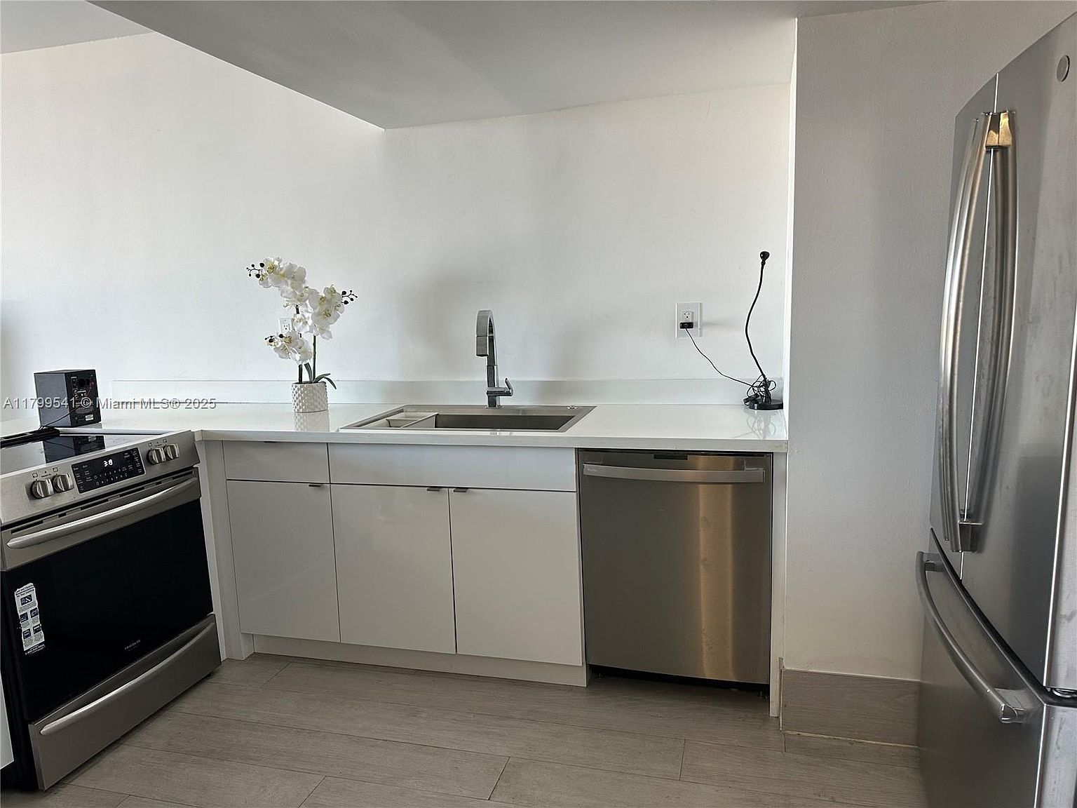 555 NE 15th St APT 508 Miami, FL 33132 - Thumbnail 4