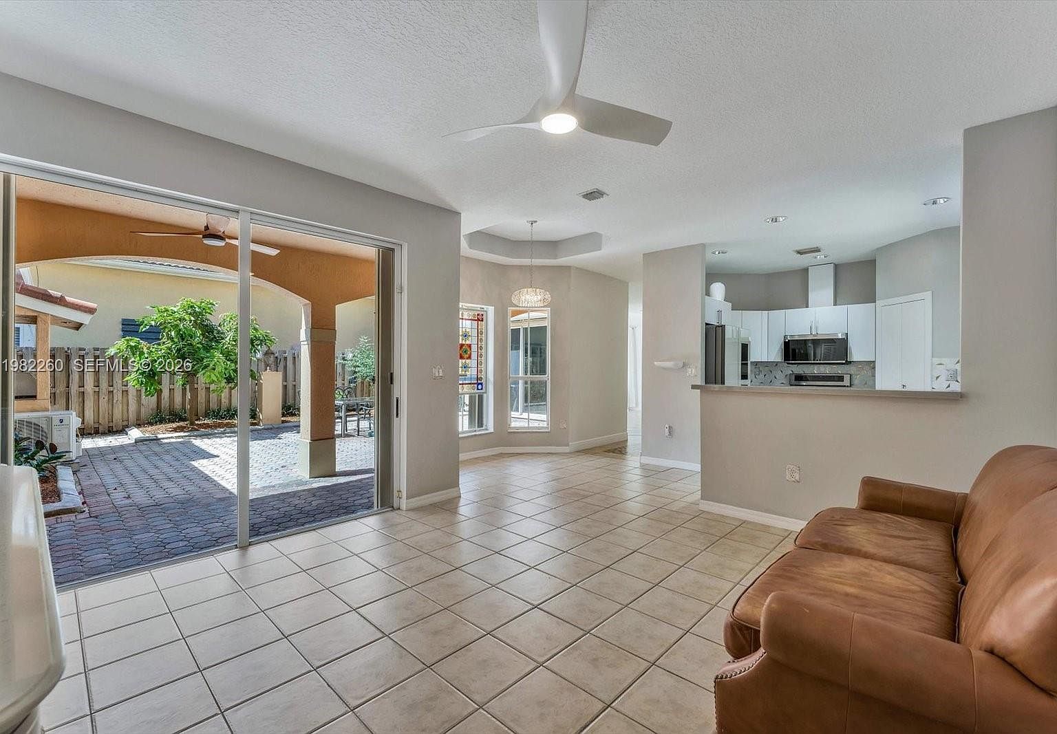 9057 SW 161st Ter Palmetto Bay, FL 33157 - Thumbnail 4