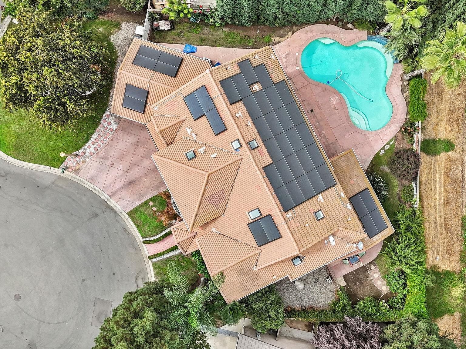 2550 E Jenny Ave Fresno, CA 93720 - Thumbnail 4