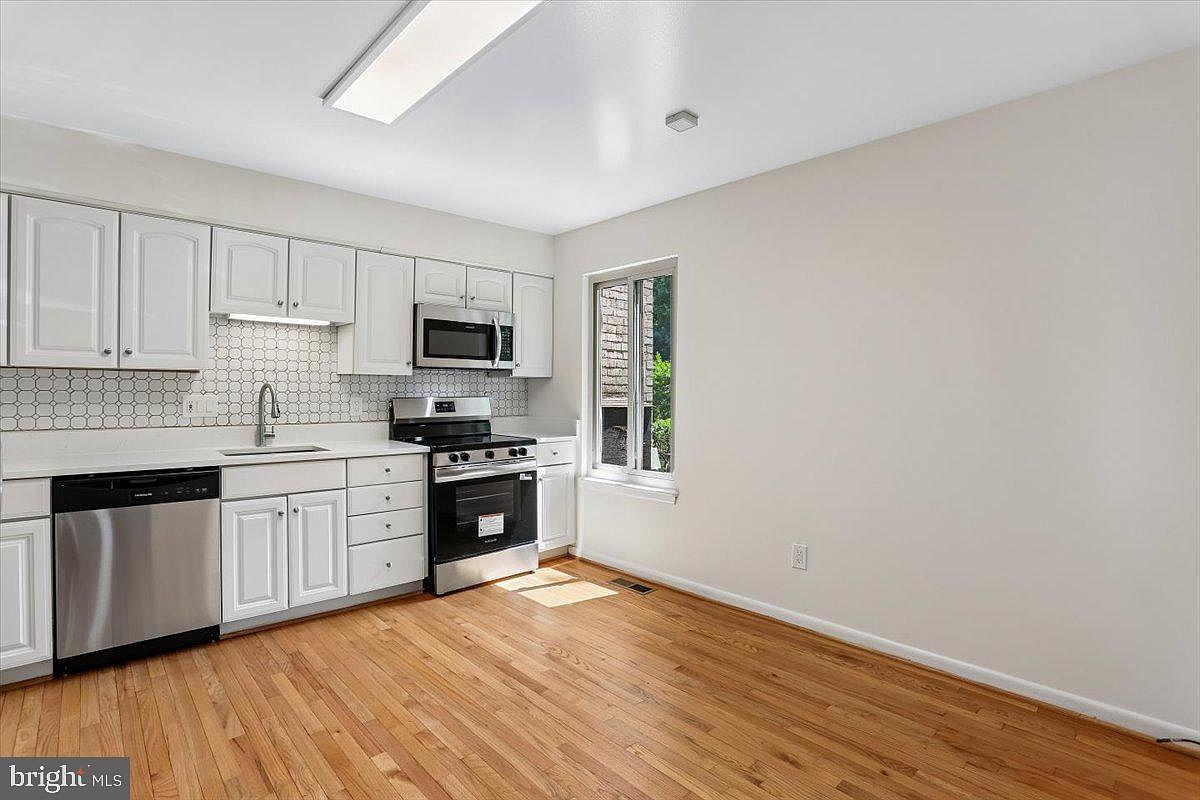 12234 Greenleaf Ave Potomac, MD 20854 - Thumbnail 4